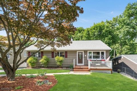 25 Wenonah Ave, Oakland, NJ 07436