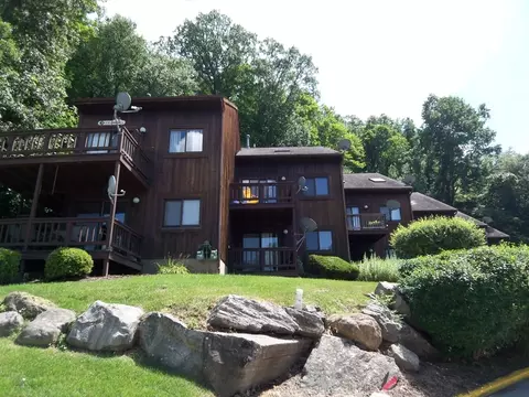 3 Steamboat Dr #3, Vernon, NJ 07462