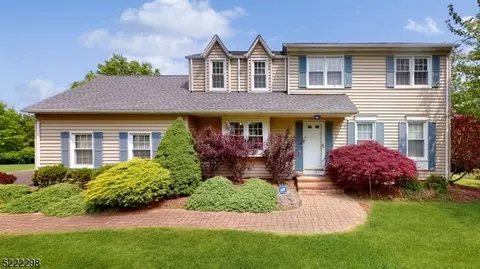 19 Fox Chase Run, Somerville, NJ 08876