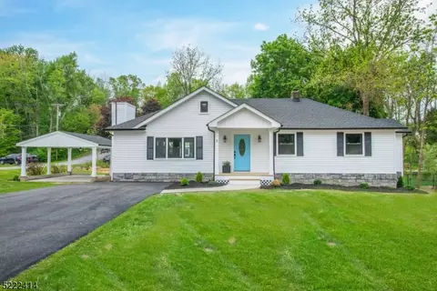 1 Westview Ter, Newton, NJ 07860