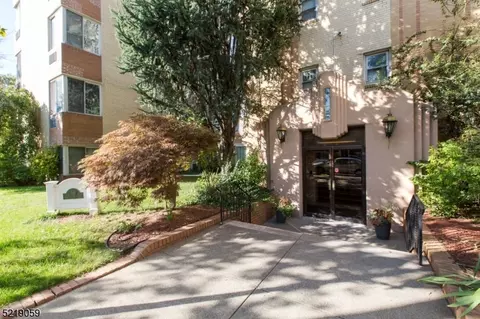 19 Lyons Ave #404, Newark, NJ 07112