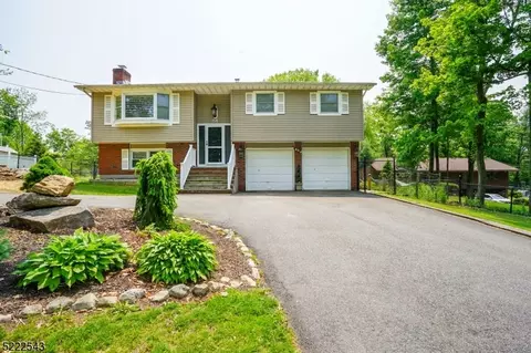 84 Espanong Rd, Jefferson, NJ 07849
