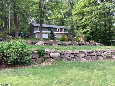 76 Schofield Rd, West Milford, NJ 07480