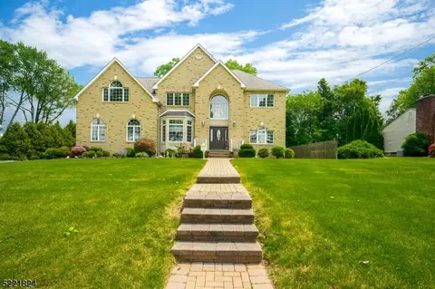 133 Thomas Dr, Clark, NJ 07066