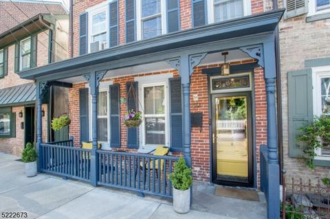 69 S Main St, Lambertville, NJ 08530