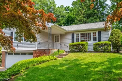 42 Cedars Rd, Caldwell, NJ 07006