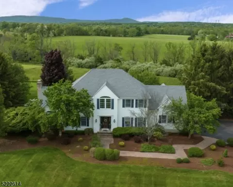 317 Van Neste Rd, Flemington, NJ 08822