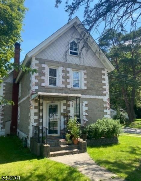 29 Diller Ave, Newton, NJ 07860