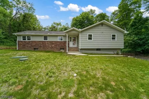 27 Springbrook Dr, Long Hill, NJ 07933