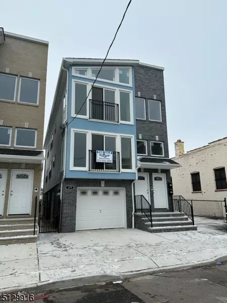 377 S 9th St, Newark, NJ 07103