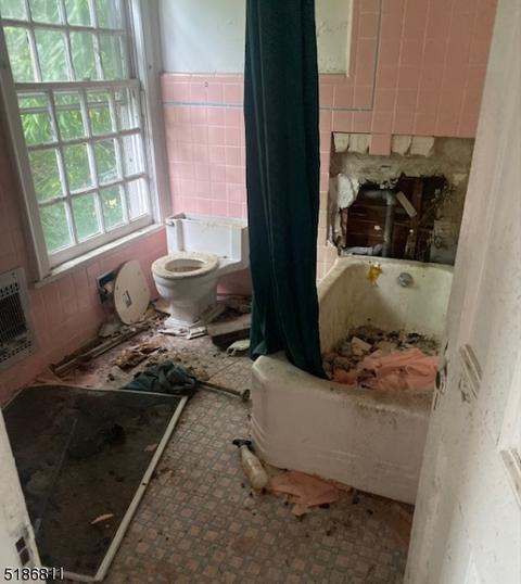 254 E 3rd Ave, Roselle, NJ 07203 photo 8