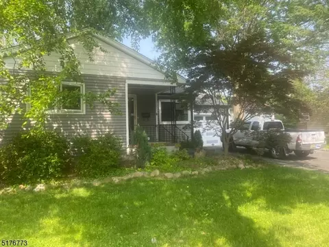 6 School # -8, Green Brook, NJ 08812