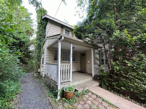 35 3rd St, Fanwood, NJ 07023