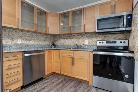 34 Lakeside Dr #B, Millburn, NJ 07041