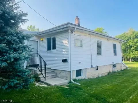 169 Kennedy Ave, Ogdensburg, NJ 07439