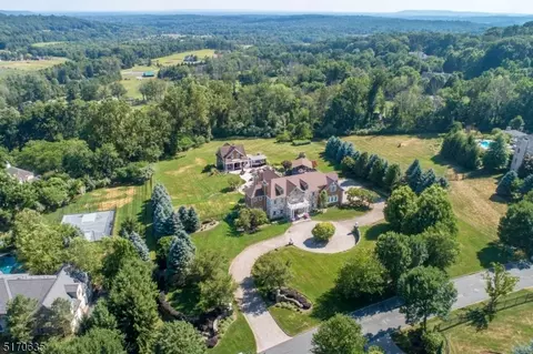3 Ashland Ter, Chester Twp, NJ 07930