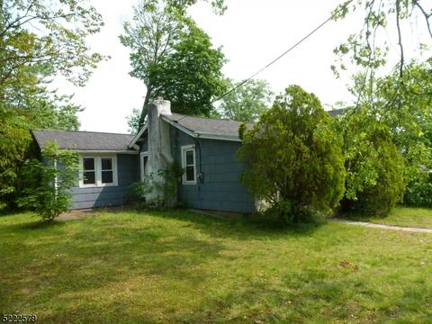 72 Beechwood Ave, Parsippany-troy Hills Twp, NJ 07034