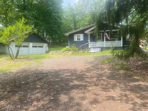 25 Ridge Rd, Lebanon, NJ 08833