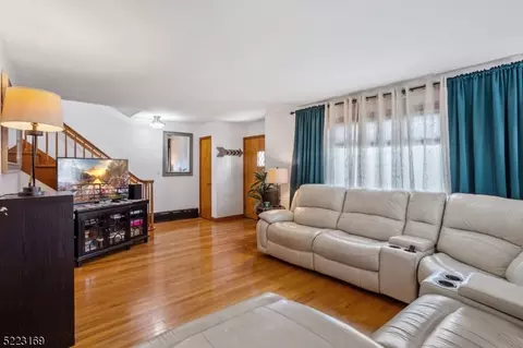 24 Juliette St, Perth Amboy, NJ 08861