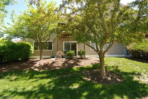 54 Falcon Ridge Way N #4, Hamburg, NJ 07419
