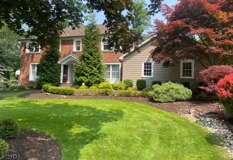 9 Byron Rd, Caldwell, NJ 07006
