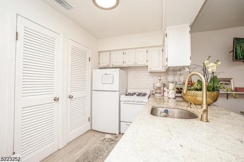2 Sugarbowl Ct UNIT 11, Vernon, NJ 07462