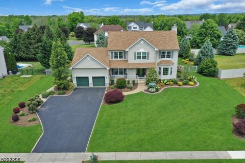 6 Gafney Ct, Hillsborough, NJ 08844