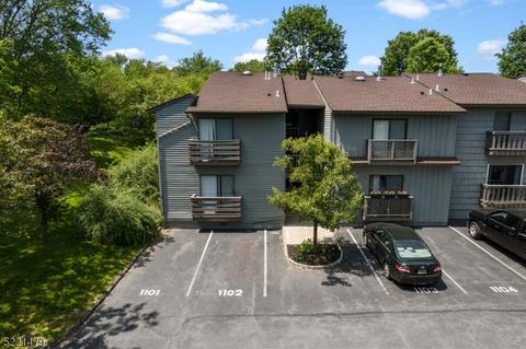 1101 Spruce Hills Dr, Glen Gardner, NJ 08826
