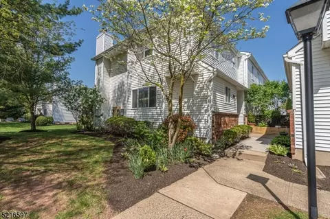 605 Wheatfield Ct #605, Flemington, NJ 08822