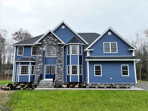 4 Bellis Ln, Frenchtown, NJ 08825