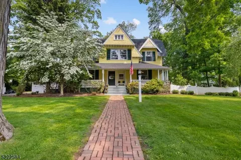 31 Wootton Rd, Essex Fells, NJ 07021