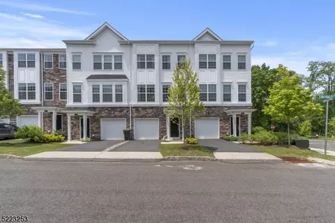 102 Emerald Dr, Branchburg Twp., NJ 08873