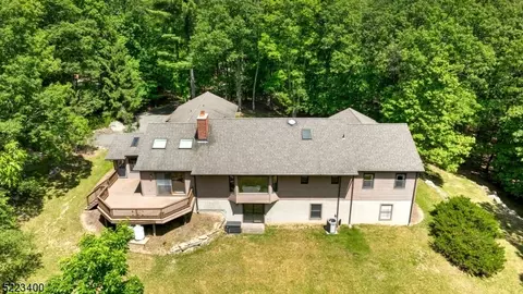 32 Highcrest Dr, Sparta, NJ 07871
