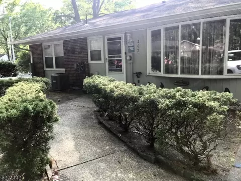 207 Huntington Dr # b, Lakewood, NJ 08701