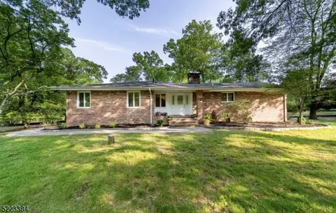 72 Danebury Downs, Upper Saddle River, NJ 07458