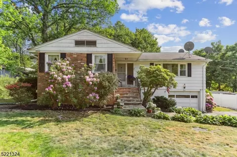 3 Mulberry Trl, Kinnelon, NJ 07405