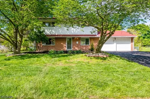 14 Woodbine Rd, South Brunswick, NJ 08824