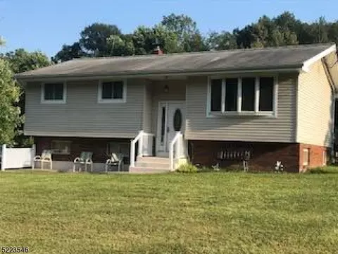369 Church Rd, Milford, NJ 08848