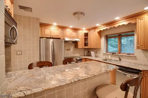 502 Edith Rd, Roxbury Twp, NJ 07850