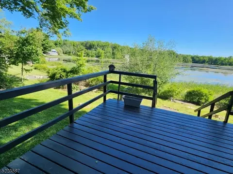 11 Lake St, Vernon Twp, NJ 07422