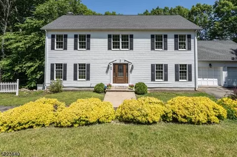 52 Mallard Dr, Hackettstown, NJ 07840