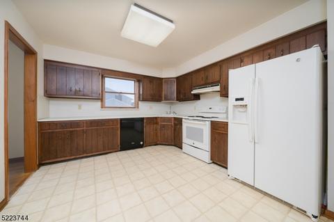204 Maple St, Middlesex, NJ 08846 photo 12