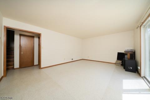 204 Maple St, Middlesex, NJ 08846 photo 15