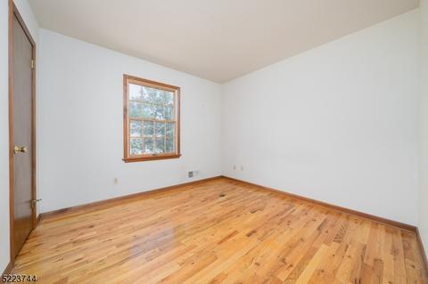 204 Maple St, Middlesex, NJ 08846 photo 19
