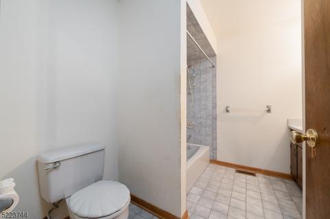 204 Maple St, Middlesex, NJ 08846 photo 28