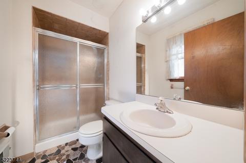 204 Maple St, Middlesex, NJ 08846 photo 25