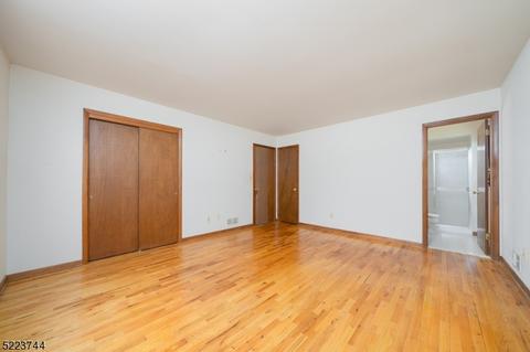 204 Maple St, Middlesex, NJ 08846 photo 17