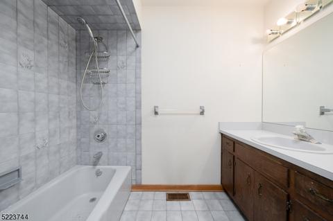 204 Maple St, Middlesex, NJ 08846 photo 27