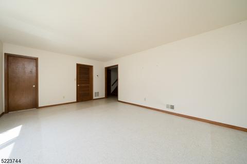204 Maple St, Middlesex, NJ 08846 photo 16