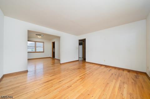 204 Maple St, Middlesex, NJ 08846 photo 6